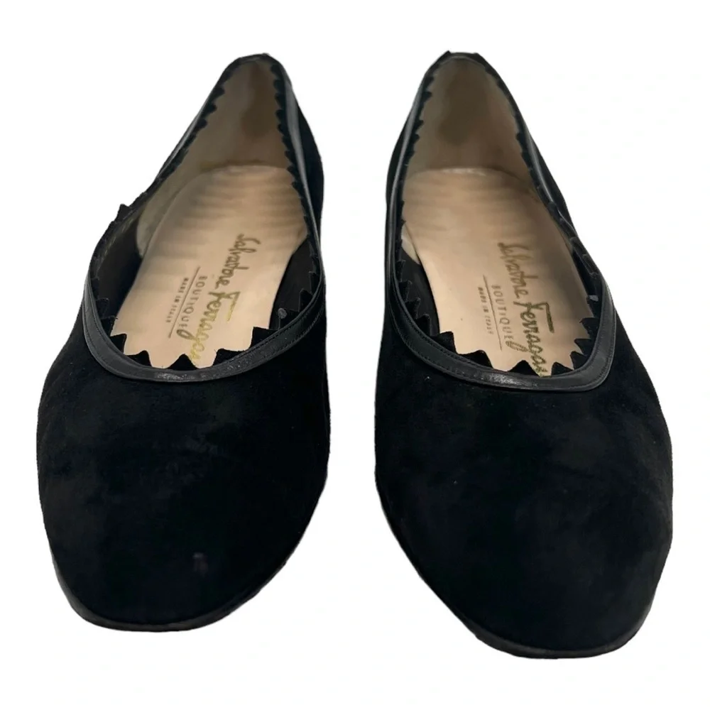 Salvatore Ferragamo Frania 40 Black Suede Leather Scallop Pumps Womens 7 AAA - Picture 4 of 16